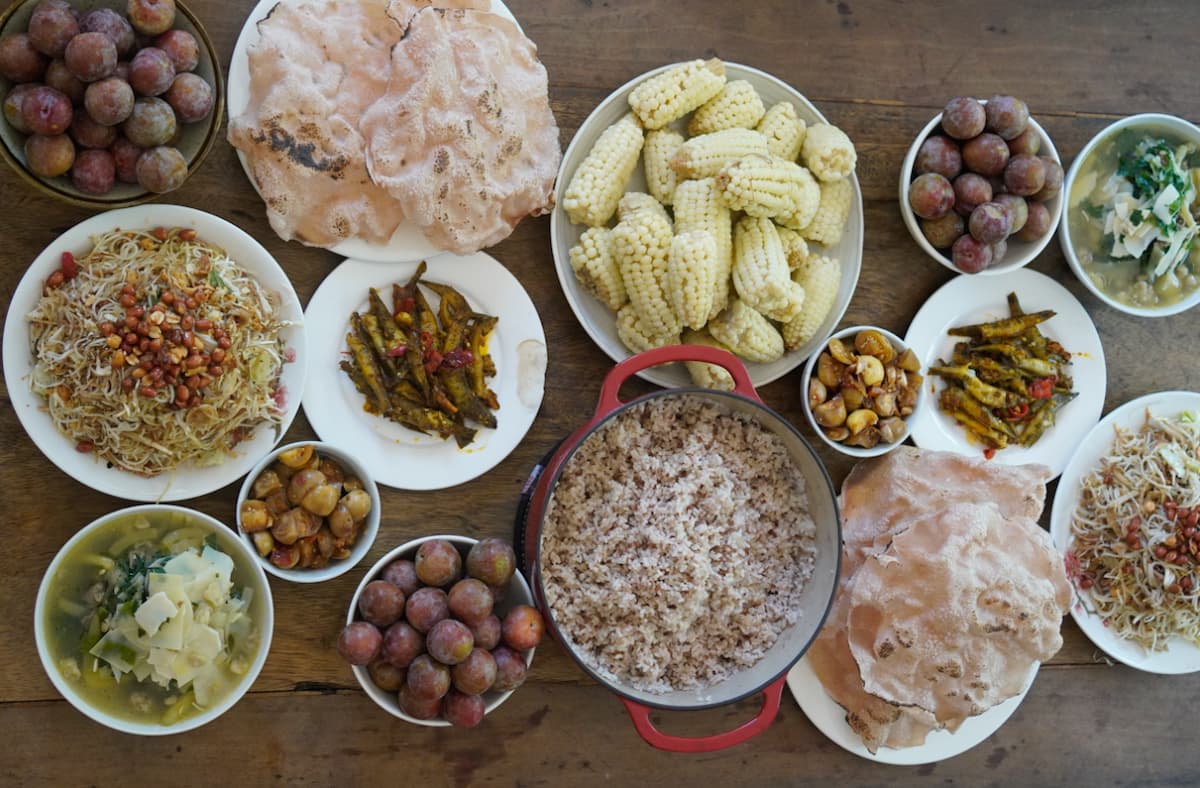 Bữa ăn tự nấu đơn giản tại nhà theo chế độ ăn Địa Trung Hải. 