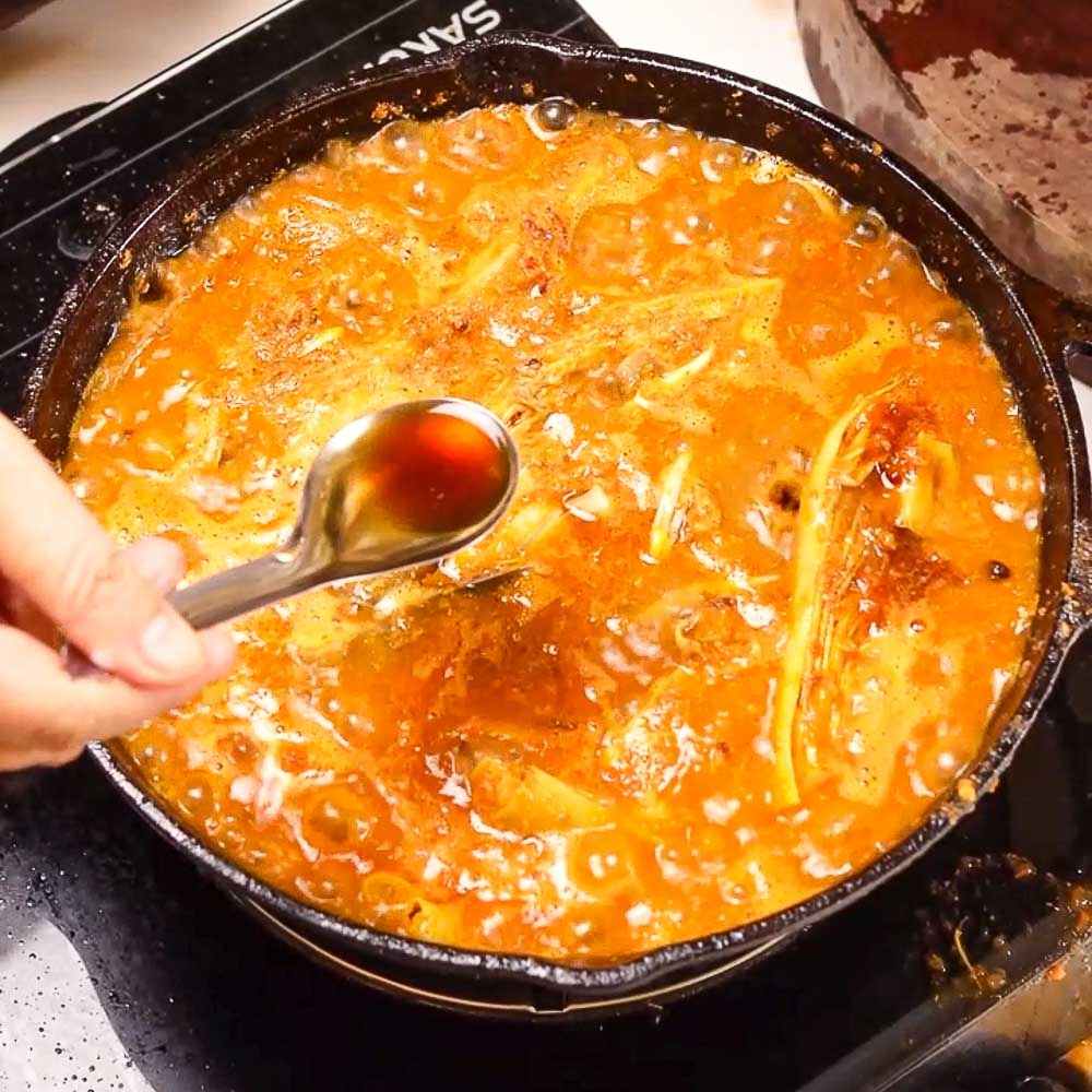Cá Mòi Kho Chay Từ Hoa Chuối - Chua Ngọt Lạ Miệng (Không Bột Ngọt) 21 Cá mòi kho chay hoa chuối sánh đặc, sẵn sàng tắt bếp